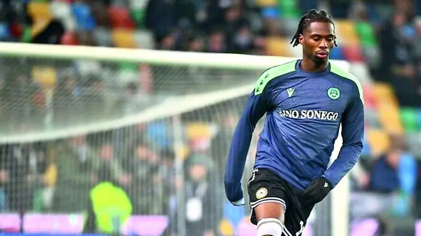 Touré in difesa al posto dello squalificato Solet