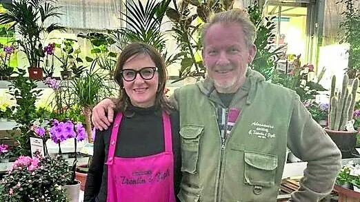 I titolari della fioreria Alessandro, bisnipote del capostipite, e Paola