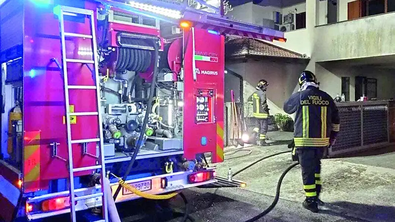 I vigili del fuoco di Cividale hanno agito tramite l’ausilio di un’autobotte giunta da Udine