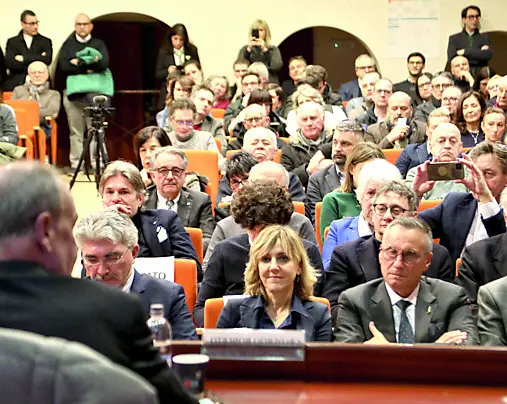 Il pubblico al convegno, in prima fila i maggiorenti della Lega