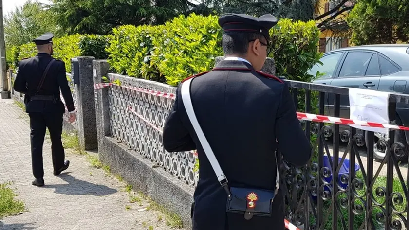 I carabinieri a Budoia sul luogo del tentato omicidio, nel 2018