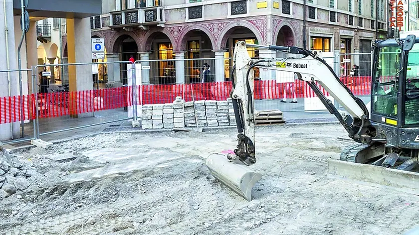 Il cantiere in via Poscolle Alta. Foto Petrussi