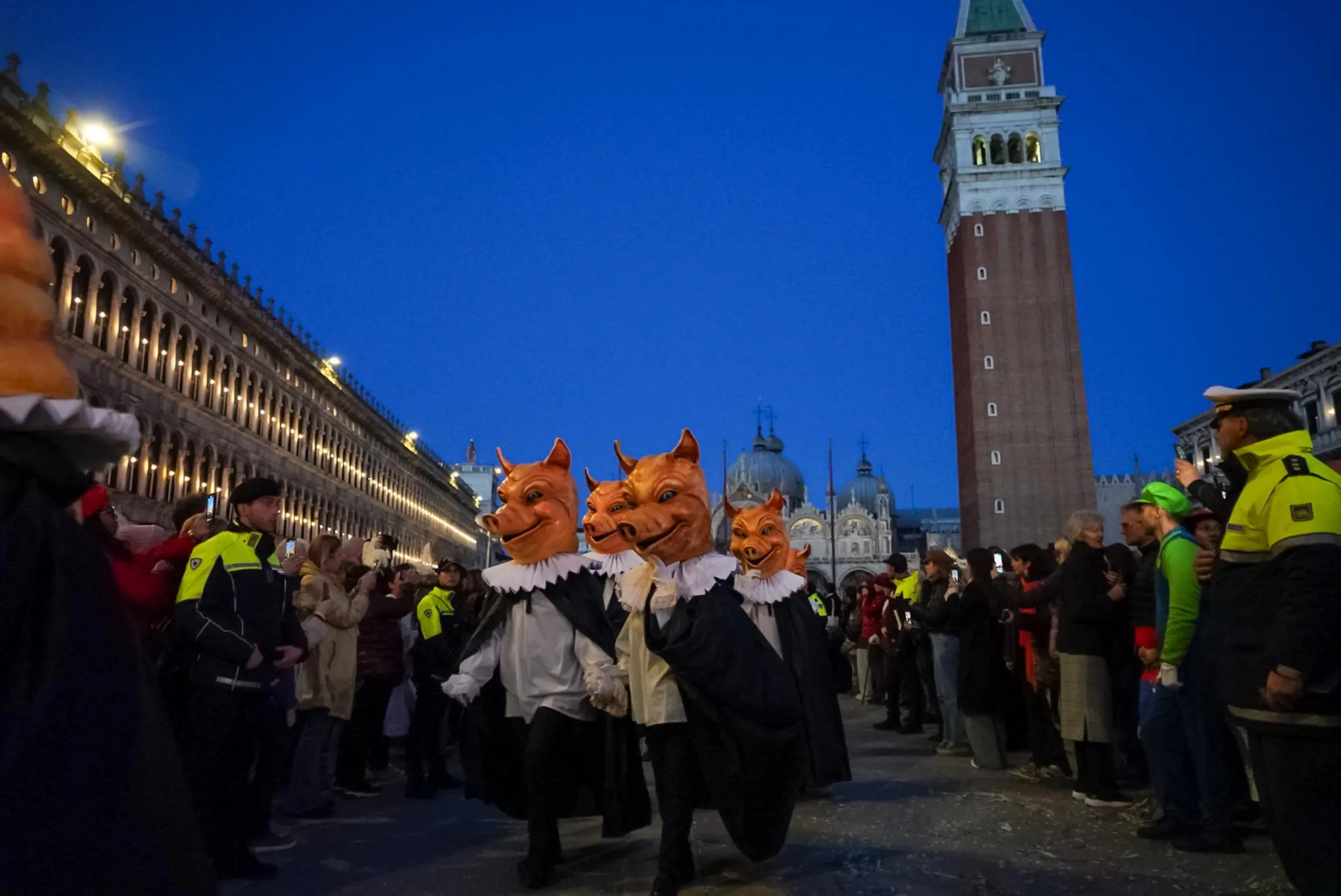 La sfilata in piazza San Marco