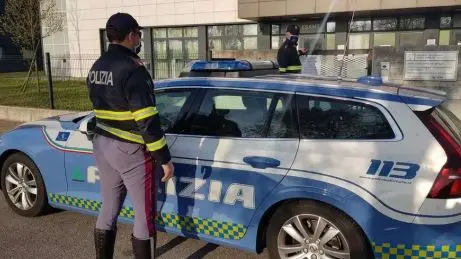 Sul posto sono intervenuti gli agenti della Questura di Pordenone