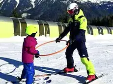 Lezioni di sci ai bambini sul monte Zoncolan