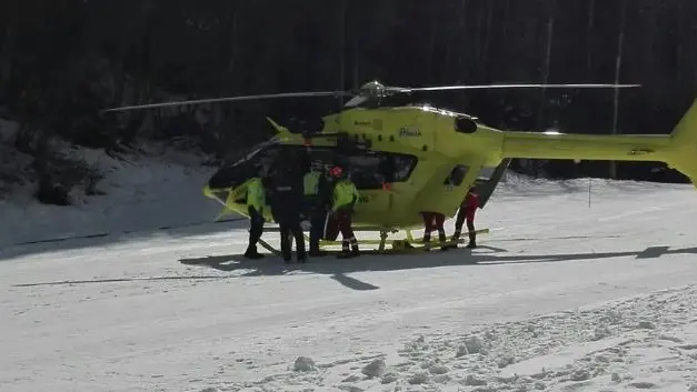 Un elicottero del soccorso sanitario sullo Zoncolan (foto d'archivio)