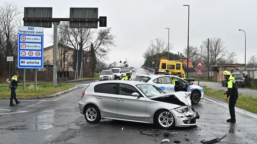 Una delle auto incidentate in via Martignacco