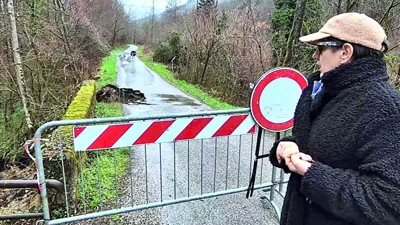 da tre mesi è interrotta la viabilità per i residenti nel borgo cretto in comune di Montenars