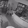Un frame del video delle telecamere di sorveglianza della pizzeria Manin