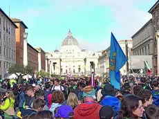 I duecento adolescenti udinesi in piazza San Pietro