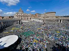 Piazza San Pietro gremita per la messa