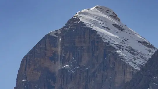 Il caldo arriva in montagna, a Cortina riappare cascata di Rozes (Foto Alessandro Zardini Zesta)
