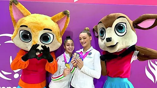 Tara Dragas con Sofia Raffaeli felici con le loro medaglie a Baku