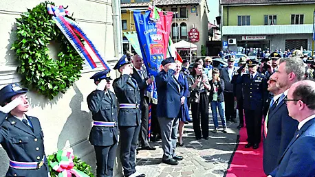 La cerimonia della deposizione della corona di fiori con il presidente slovacco