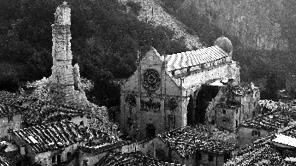 Il Duomo di Gemona dopo il terremoto