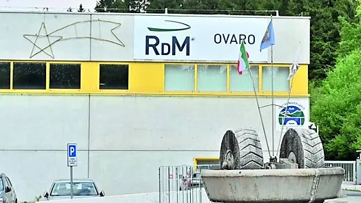 La cartiera Rdm di Ovaro dove ha perso la vita Straulino