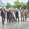La corona deposta dai vigili del fuoco e gli alpini presenti alle commemorazioni