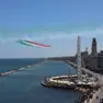 Le Frecce Tricolori sorvolano Bari in formazione ridotta
