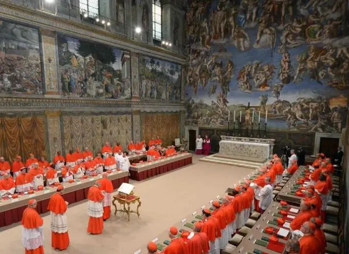 I cardinali riuniti nella Cappella Sistina