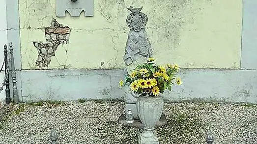 La tomba di Olivo Manfrin nel cimitero di San Vito
