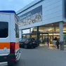 Ambulanza e carabinieri al supermercato Lidl di viale Palmanova, a Udine