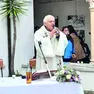 Un intervento di padre Ermes Ronchi nel chiostro del convento a Isola Vicentina