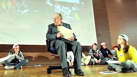 Lucio Peressi nel 2009, all’evento per il 90º della società filologica