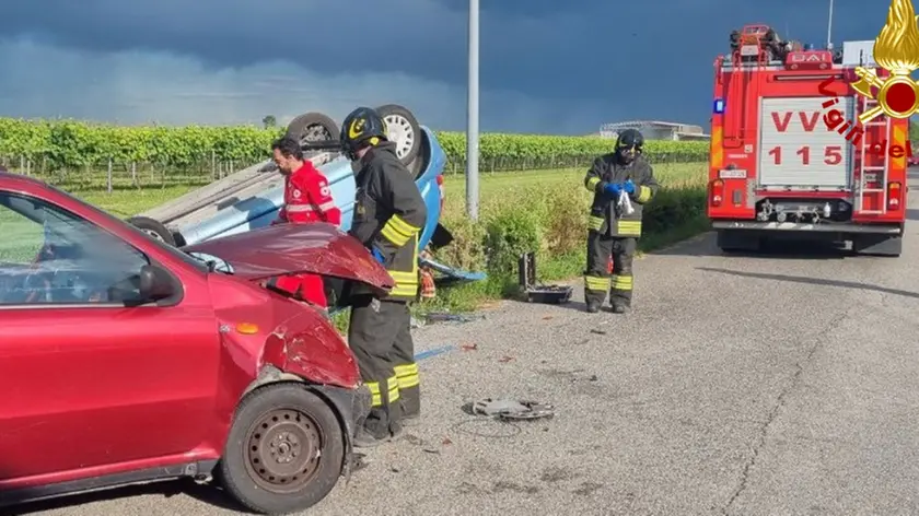 Le due auto incidentate a Camino al Tagliamento
