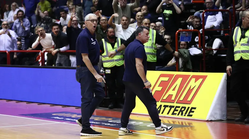Uno dei momenti clou della partita: l'espulsione di Pillastrini