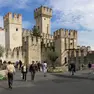 Turisti a Sirmione