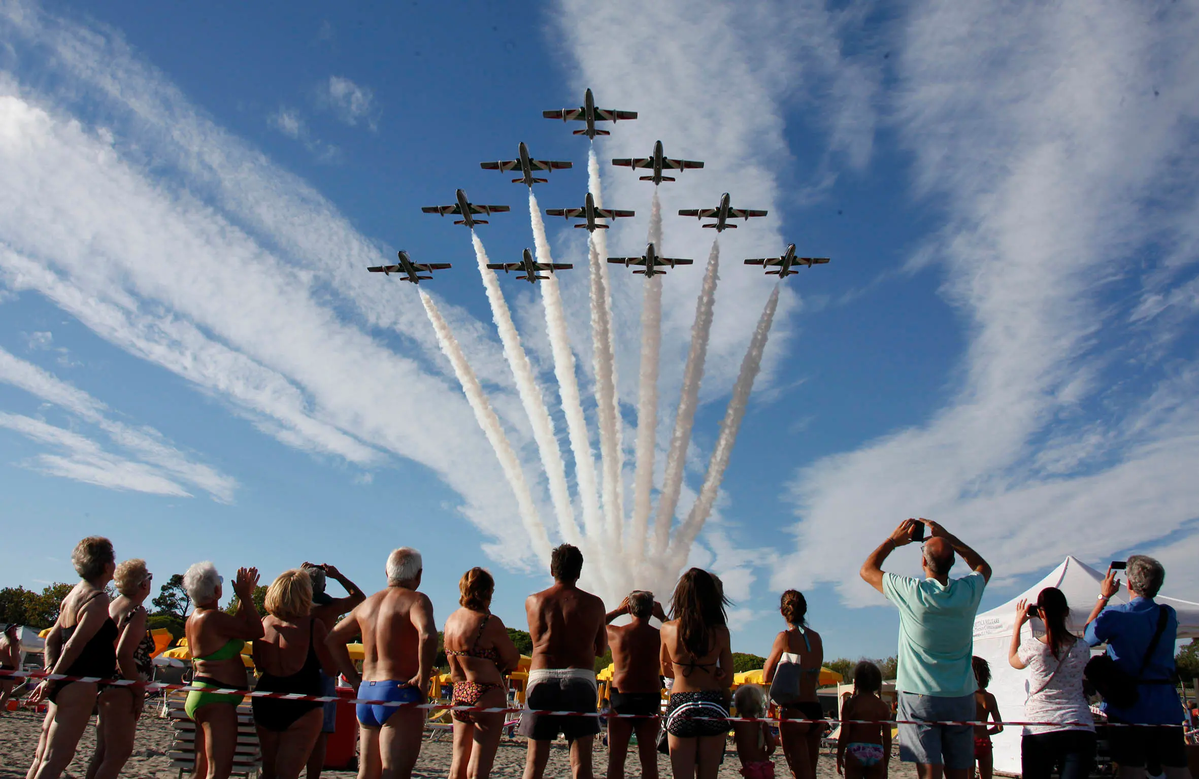 Grado 12.08.2016 - Passaggio delle Frecce tricolori sulla spiaggia.