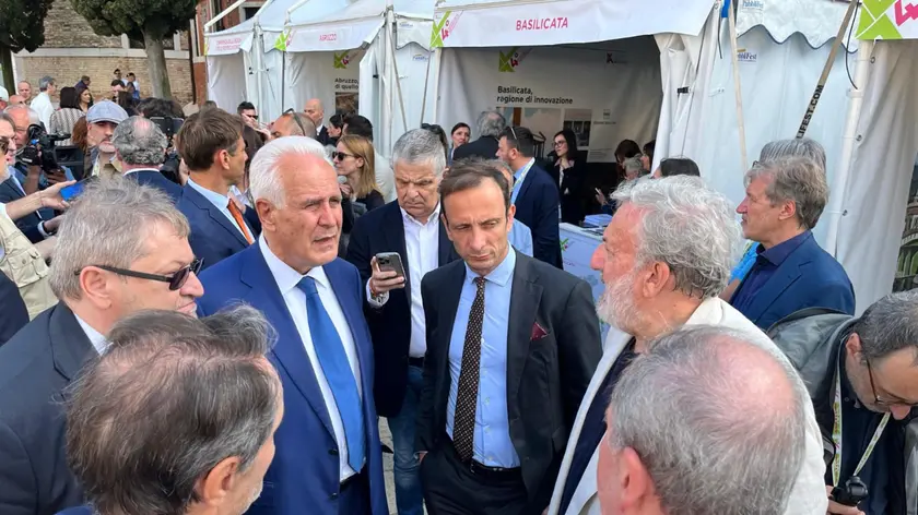Il presidente Regione Friuli Venezia Giulia, Massimiliano Fedriga, al Festival delle Regioni, Venezia, con il presidente della Toscana Eugenio Giani