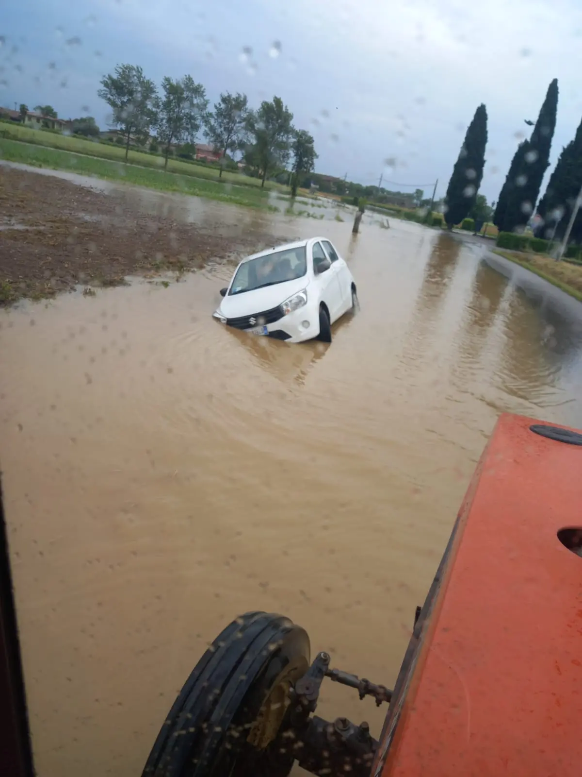 Criticittà registrate in diverse aree del territorio. Problemi in vari comuni. Tra Persereano e Percoto, il canale Ledra-Tagliamento ha scaricato a valle l’onda di piena