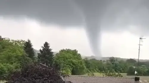 Una tromba d'aria a Buja (foto Sei di Buja se...)