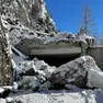 La frana che ha messo fuori uso la statale 52 bis Carnica verso il passo di Monte Croce