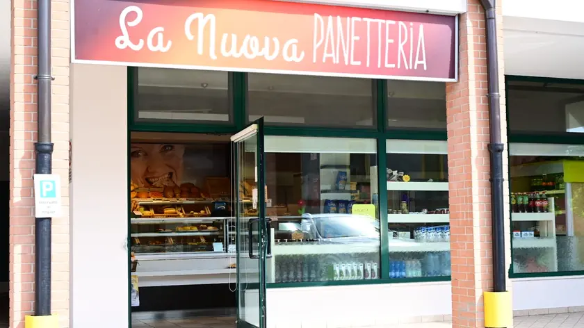 Colpo notturno alla Nuova panetteria in via Romans a Cordenons