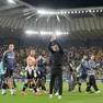 L'Udinese saluta i tifosi dopo l'ultima di campionato contro la Fiorentina