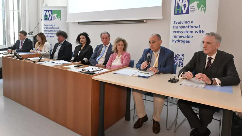 La conferenza di presentazione (Lasorte)