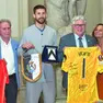 Il friulano Guglielmo Vicario durante la premiazione in Comune a Udine