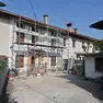 L'esterno dell'abitazione di via Codroipo a Felettis di Bicinicco dov'è avvenuto l'infortunio. Foto Petrussi
