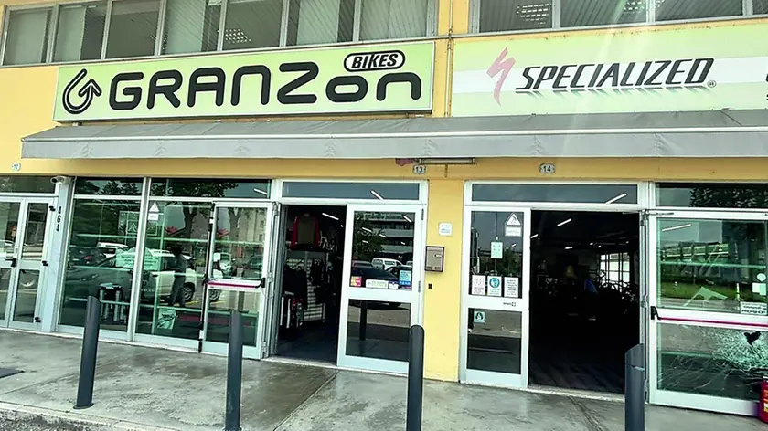 Il negozio di biciclette Granzon di viale Palmanova. Foto Petrussi