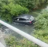 L'auto finita nella roggia