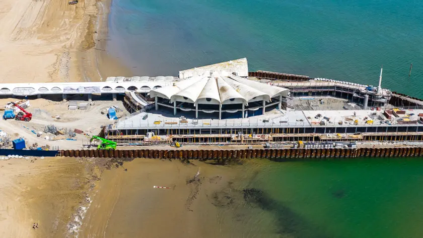 Lavori in corso alla Terrazza a Mare, uno dei simboli di Lignano