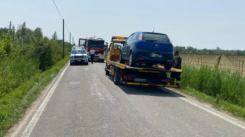 L'incidente lungo la strada comunale che porta dalla "Ferrata" a Sterpo, a Rivignano Teor