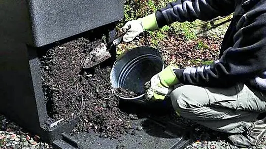 Una compostiera da giardino