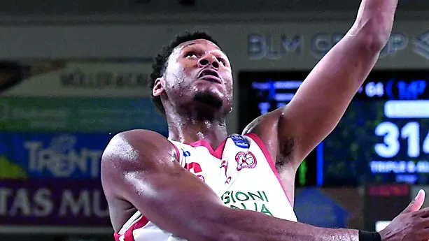 Skylar Spencer sarà il pivot titolare dell’Apu