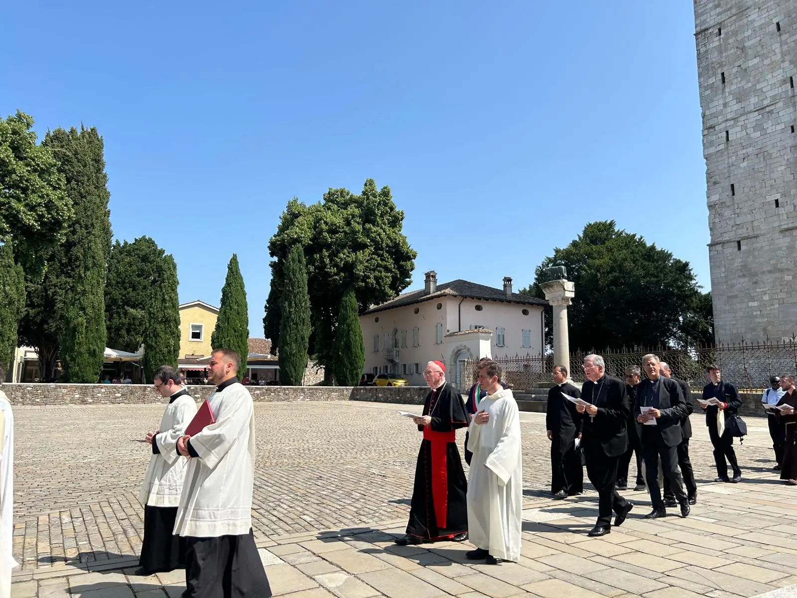 Il corteo che ha raggiunto la Basilica