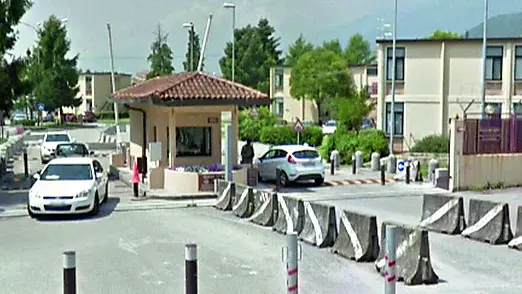 Un ingresso della base di Aviano in un’immagine di repertorio