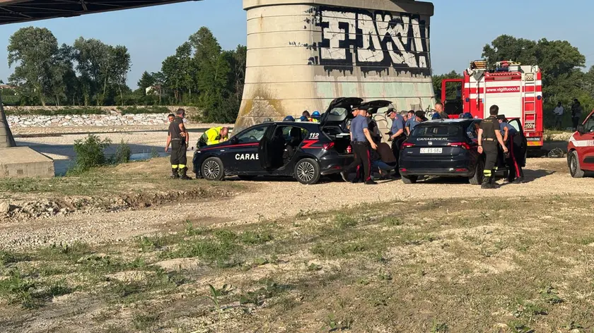 Due ragazzi sono scomparsi nelle acque del Piave: uno ritrovato vivo, l'altro purtroppo morto