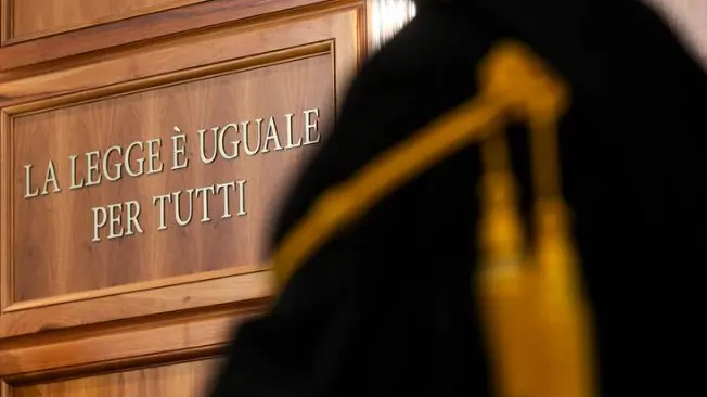 L’uomo dovrà anche versare 8 mila euro a titolo di risarcimento alla vittima